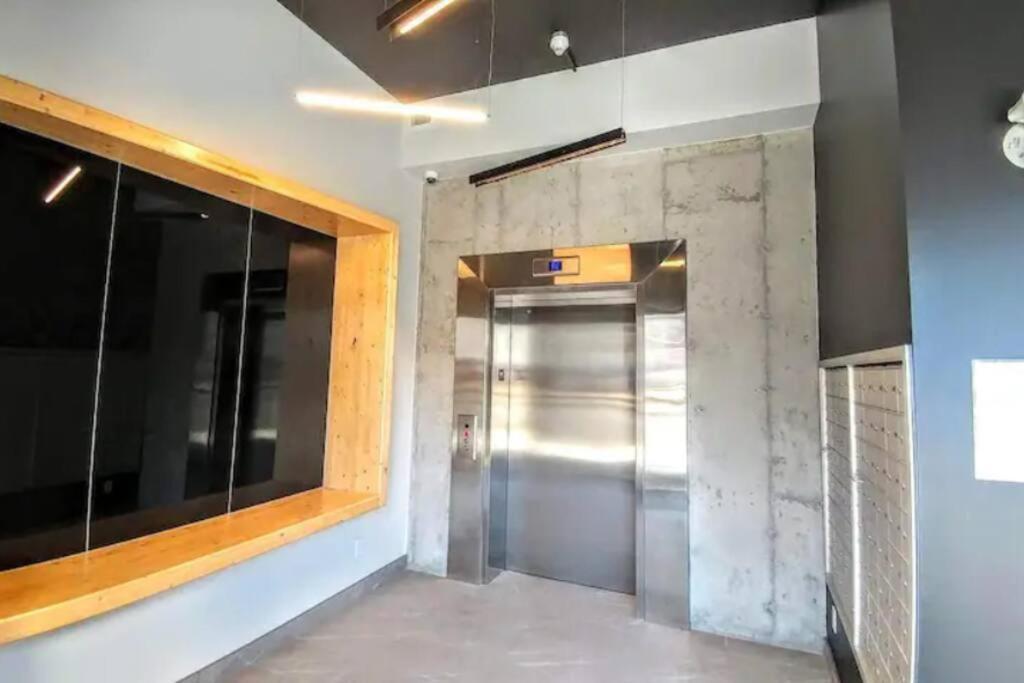 Good Vibes Only -Modern And Spacious 2 Bedroom Condo 4 Beds Free Parking, Gym Quebec City Ngoại thất bức ảnh